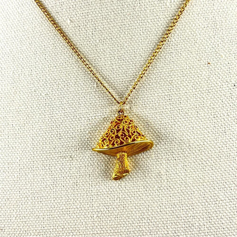 J Jay Mushroom Pendant Necklace Gold Tone Filigree Boho Figural Novelty 18"